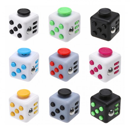 Fidget: Cube - Kuutio Stressilelu (Satunnainen V�ri)