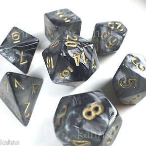Noppasetti: Chessex LUSTROUS� � POLYHEDRAL BLACK/GOLD    (7)