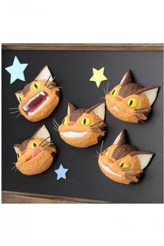 Magneetti: My Neighbor Totoro - Catbus Face Magnet (6cm, Satunnainen)