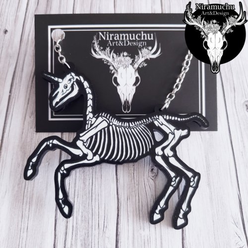 Kaulakoru: Skeleton of the Unicorn Necklace (7.5cm) (Niramuchu)