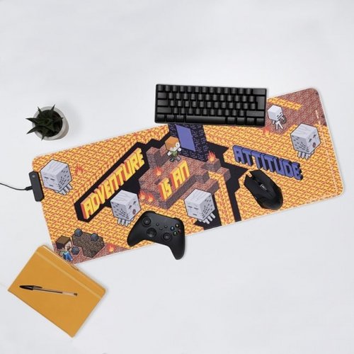 Hiirimatto: Minecraft Light Up Desk Mat